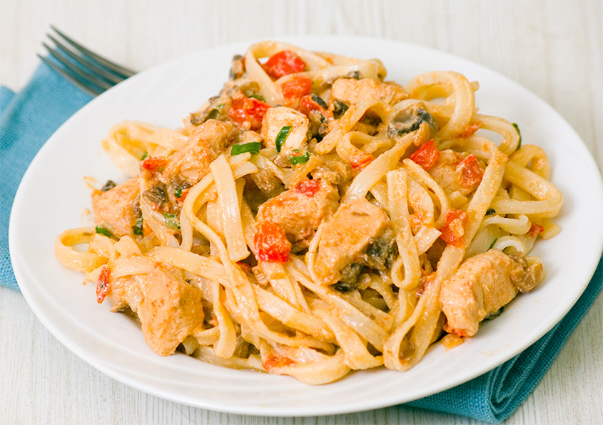 Creamy Garlic Sriracha Chicken Pasta Cook With Tones